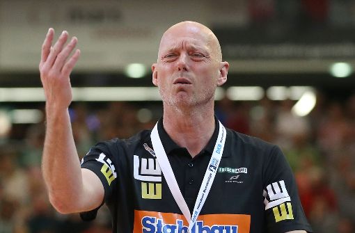 Böser Dämpfer schon im zweiten Saisonspiel: Frisch-Auf-Trainer Magnus Andersson. Foto: Baumann