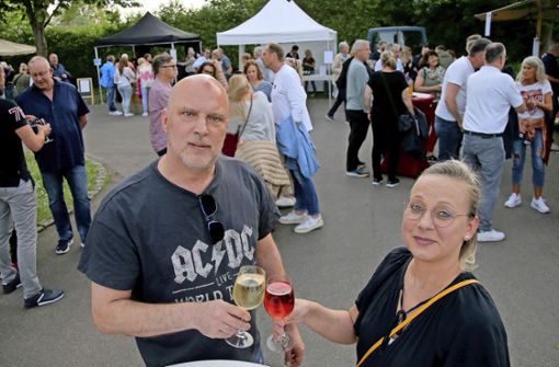Viele der Gäste kamen bewusst nach Steinheim – wegen der regionalen Herkunft der Weine. Foto: Ralf Poller/Avanti