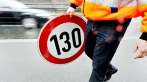 Die Grünen fordern wieder  generell 130 km/h auf allen Autobahnen. Foto: dpa/Marius Becker