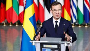 Der schwedische Ministerpräsident Ulf Kristersson spricht bei der Zeremonie zur Aufnahme Schwedens in die Nato in Brüssel. Foto: Geert Vanden Wijngaert/AP/dpa