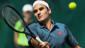 Roger Federer will  sich noch nicht von der großen Bühne verabschieden. Foto: dpa/Friso Gentsch