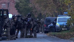 Einsatzkräfte waren am Freitag um 13.45 Uhr im Ortsteil Vieritz eingetroffen. Foto: dpa/Cevin Dettlaff