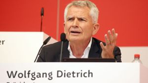 Wolfgang Dietrich gerät in Erklärungsnot Der zurückgetretene VfB-Präsident soll nicht die Wahrheit gesagt haben. Foto: Baumann