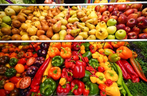 Foodwatch will Obst und Gemüse mehr in den Vordergrund rücken. Foto: imago images/Stefan Zeitz