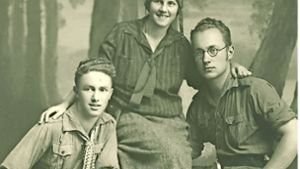 Hilde Mair mit ihrem Bruder Siegfried (links) und ihrem Mann Kurt Mair. Foto: Archiv MairDumont