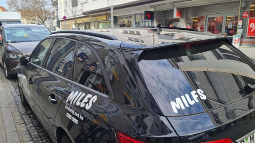 Die Miles-Autos werden immer wieder von selbst ernannten Spaßvögeln umgestaltet – auch in Stuttgart. Foto: seb