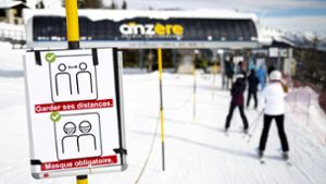 Wintersport unter Corona-Bedingungen, hier in Anzere in der Schweiz Foto: dpa/Laurent Gillieron