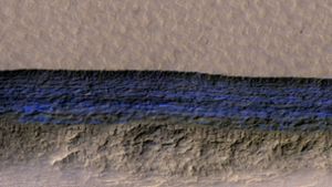 Die NASA hat „definitiv“ flüssiges Wasser auf dem Mars entdeckt. Offenbar existieren große Mengen von Salzwasser, das aus Furchen und Kratern auf der Planetenoberfläche rinnt. Foto: NASA/JPL-Caltech/UA/USGS