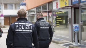 Die Polizei sucht mit nach einem Mann, der am Mittowch eine Bank in Stuttgart-Asemwald überfallen hat. Foto: 7aktuell.de/Oskar Eyb