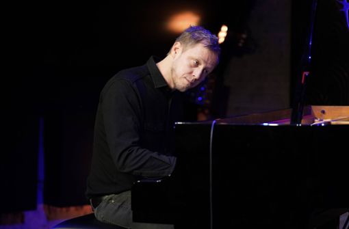 Der schwedische Pianist Martin Tingvall begeisterte das Theaterhaus-Publikum mit klar konturierten Klängen. Foto: imago images/BOBO