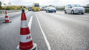 Auf der A 8 zwischen Wendlingen und Esslingen kam es zu einem Unfall mit 4000 Euro Schaden und anschließender Fahrerflucht. Foto: SDMG/SDMG / Friebe