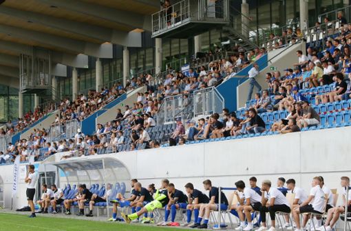 Ausnahmeregelung für die Blauen: Ins Gazi-Stadion dürfen gegen den FV Ravensburg und den FC Nöttingen jeweils 500 Zuschauer. Foto: Baumann