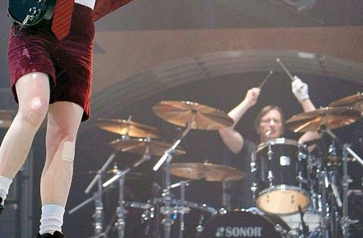 Die Beweise gegen AC/DC-Schlagzeuger Phil Rudd reichen nicht aus. die Anklage wegen Anheuerns eines Auftragskillers wurde fallen gelassen. Foto: dpa