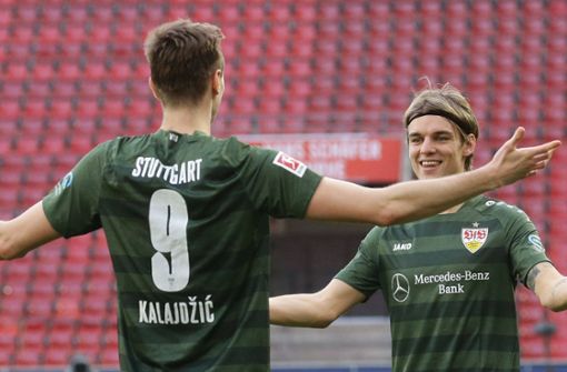 Borna Sosa (rechts) vom VfB Stuttgart reist nicht zur kroatischen U21-Auswahl. Foto: Pressefoto Baumann/Hansjürgen Britsch