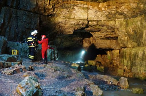 Die Männer saßen vergangenes Jahr etwa 650 Meter vom Höhleneingang entfernt fest und mussten gerettet werden. Foto: picture alliance/dpa/Krytzner
