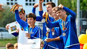 Die Enttäuschen nach der Finalniederlage war schnell verflogen: Die U 14 des TSV Malmsheim feiert die Silbermedaille bei den deutschen Meisterschaften. Foto: privat