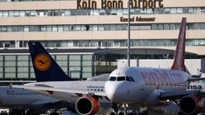 Wegen eines angeblich verdächtigen Gesprächs an Bord ist eine Maschine auf dem Flughafen Köln/Bonn unplanmäßig gelandet (Symbolbild). Foto: dpa