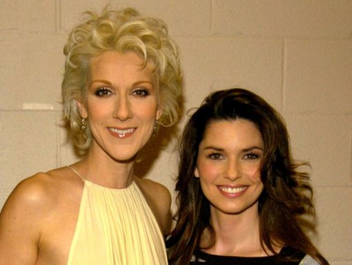 Die beiden Kanadierinnen Céline Dion (l.) und Shania Twain bei den Billboard Music Awards im Jahr 2003 in Las Vegas. Foto: KMazur/WireImage