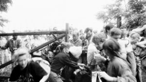 Tausende DDR-Bürger stürmten am 19. August 1989 über die Grenze Foto: dpa