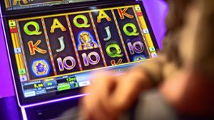 Die Forschungsstelle Glücksspiel hat den gesamten Glücksspielmarkt  von illegalen Internetangeboten über Lotto bis zum Roulettespiel in Casinos  im Blick Foto: dpa/Sebastian Gollnow