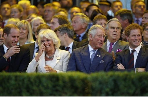 Die Eröffnung der Invictus Games: Prinz William, Herzogin Camilla, Prinz Charles und Prinz Harry (von links), der der Schirmherr der Spiele ist. Foto: Getty Images Europe