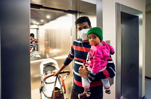 Anandha Rangarajan und seine Tochter sind im Aufzug festgesessen. Foto: Lichtgut/Max Kovalenko