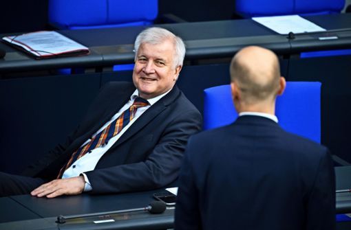 Uneins in der Flüchtlingspolitik: Bundesinnenminister Horst Seehofer   und Unions-Fraktionschef Ralph Brinkhaus (rechts). Foto: dpa/Bernd von Jutrczenka