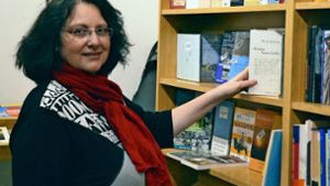 Hiltrud Singer hat die Rohrer Buchhandlung 2015 übernommen. Am 9. März öffnet sie zum letzten Mal die Türen des kleinen Ladens. Foto: Sandra Hintermayr