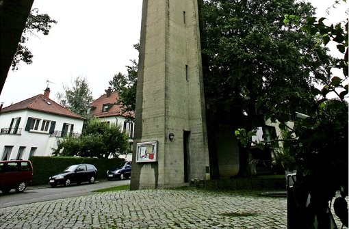 Die Kirche mit dem weithin sichtbaren Turm wurde 1966 fertiggestellt. Foto: Pressefoto Horst Rudel