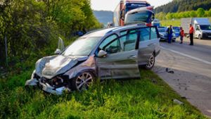 Auf der A8 bei Gruibingen hat sich am Dienstagmorgen ein schwerer Verkehrsunfall ereignet. Foto: 7aktuell.de/ 7aktuell/7aktuell.de | 7aktuell