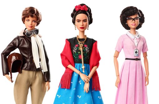Die Barbie-Puppe in der Mitte ist der Malerin Frida Kahlo nachempfunden. Foto: AP/Barbie