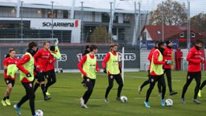 Beim Training am Mittwoch mussten die VfB-Profis besonderen Einsatz zeigen. Foto: Pressefoto Baumann/Alexander Keppler