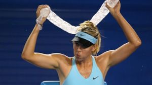 Eispackung für den Nacken von Maria Sharapova: Bei den Australian Open macht den Spielern die Hitze mächtig zu schaffen. Foto: Getty Images AsiaPac