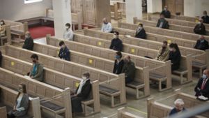 Leere Reihen beim Gottesdienst in der Domkirche St. Eberhard in Stuttgart. Foto: Lichtgut/Julian Rettig