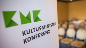 Die Kultusministerkonferenz der Bundesländer (KMK) setzt sich für eine schrittweise Öffnung der Schulen ein. Foto: dpa/Christoph Schmidt