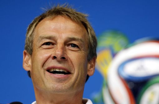 Jürgen Klinsmann freut sich auf den Tag des Brustrings. Foto: EPA