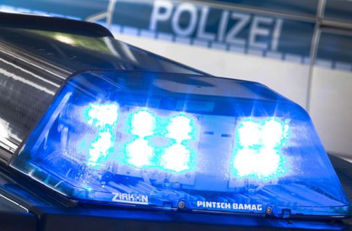 Die Polizei beschlagnahmte den Führerschein des 60-jährigen Porsche-Fahrers. Foto: dpa/Friso Gentsch