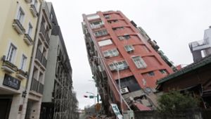 Nach dem Erdbeben in Taiwan werden noch sechs Menschen vermisst. Foto: Chiang Ying-ying/AP