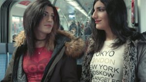 Lohan und Samar können in Deutschland zum ersten Mal ihre weibliche Identität ausleben. Foto: Dok.fest München/Zuhurs Töchter
