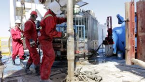 Ölarbeiter im Irak – Das Land fördert wieder mehr Öl als vor einigen Monaten Foto: EPA