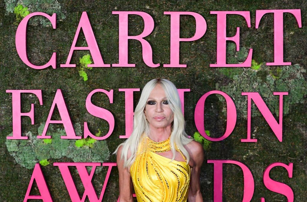 Blendender Auftritt: Donatella Versaces Mode ist alles andere als massenkompatibel. Foto: AFP