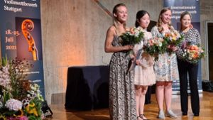 Das sind die strahlenden Preisträgerinnen des Stuttgarter Violinwettbewerbs (von links): die Dänin Anna Agafia Egholm (3. Preis), die US-Amerikanerin Hana Chang (2. Preis), die Ukrainerin Eva Rabchevska (1. Preis) und  die Südkoreanerin Gyehee Kim (4. Preis). Foto: VWS/VWS