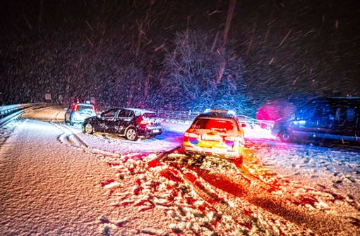Der Schneefall sorgte für querstehende Autos und Lkw. Foto: 7aktuell.de/Alexander Hald/7aktuell.de | Alexander Hald