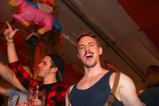 Am Donnerstag haben Lesben und Schwule beim Wasenwirt 15 Jahre Gaydelight gefeiert. Hier sind die Bilder des Abends. Foto: www.7aktuell.de | Thomas Kaltenecker