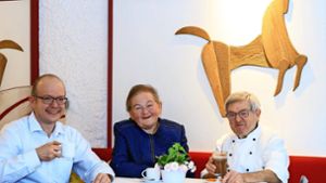 Joachim, Monika und Gerhard Seeger (von links) sagen, es sei nun ein guter Zeitpunkt, das Rössle zu schließen. Foto: Stefanie Schlecht