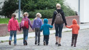 Tagesmütter  und -väter in Baden-Württemberg betreuen auch Schulkinder. Foto: /dpa/Stefan Sauer