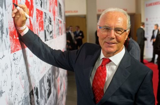 50 Jahre Bundesliga - und jeder, der im Fußball Rang und Namen hat, kam: Kicker-Kaiser Franz Beckenbauer. Foto: dpa