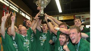 Der erste Europapokaltitel nach 49 Jahren: Frisch Auf Göppingen triumphiert 2011 in Elsenfeld über den TV Großwallstadt im EHF-Cup und feiert ausgelassen. Foto: Baumann