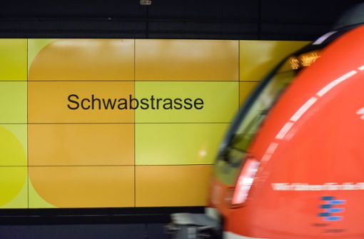 Der Mann fuhr in einer S-Bahn Richtung Schwabstraße (Symbolbild). Foto: LICHTGUT/Max Kovalenko