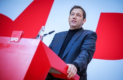 SPD-Chef Lars Klingbeil will, dass der Mindestlohn auf bis zu 14 Euro erhöht wird. Foto: dpa/Kay Nietfeld